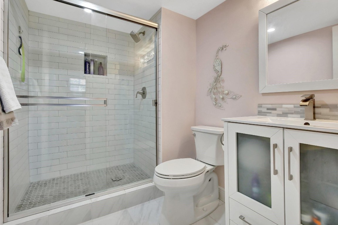 HOLLYBROOK GOLF & TENNIS - Residential