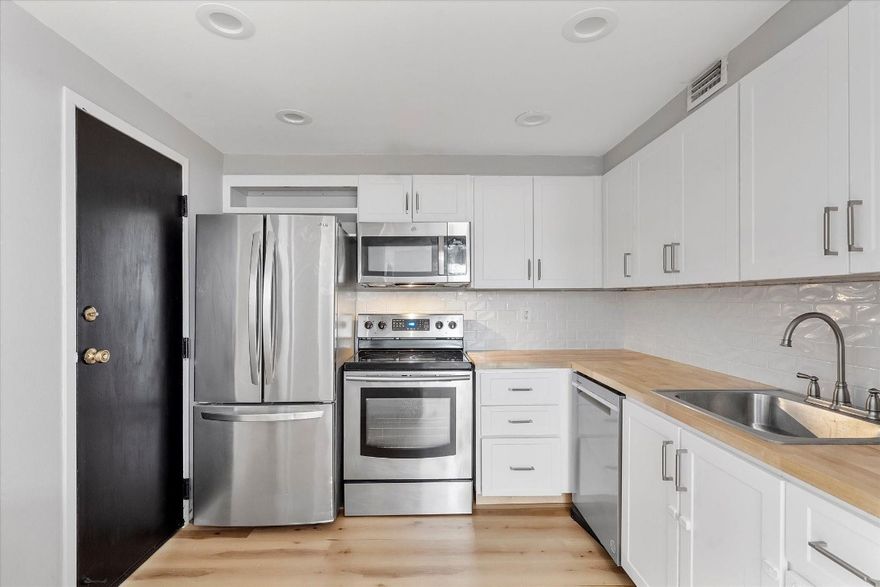 Well-maintained 2/2 condo in desirable Plantation Place. Features a remodeled kitchen, updated flooring, and remodeled primary and guest baths. Spacious primary suite with walk-in closet and updated bathroom. Bright living room. Building offers a secure lobby, elevator, laundry on every floor, storage locker, assigned parking, and guest parking. Amenities include pool, clubhouse, fitness center, sauna, and BBQ area. Walk to Publix and Starbucks; close to shopping, dining, and major routes. LOCATION, LOCATION, LOCATION!No leasing first 3 years. One pet up to 20 lbs.