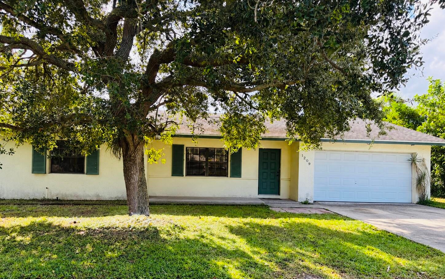 1209 NW 8TH Street, Boynton Beach, FL, 33426/$625,000 1 1209 NW 8TH Street