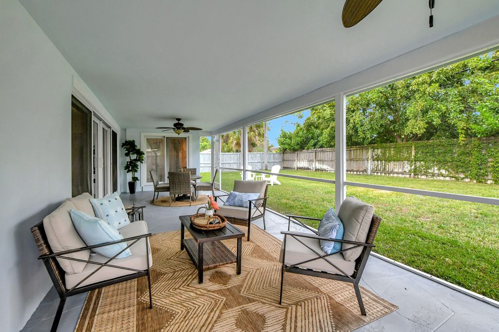 Photo of 1133 SW 7th Street, Boca Raton, FL 33486 (MLS # R11052488)
