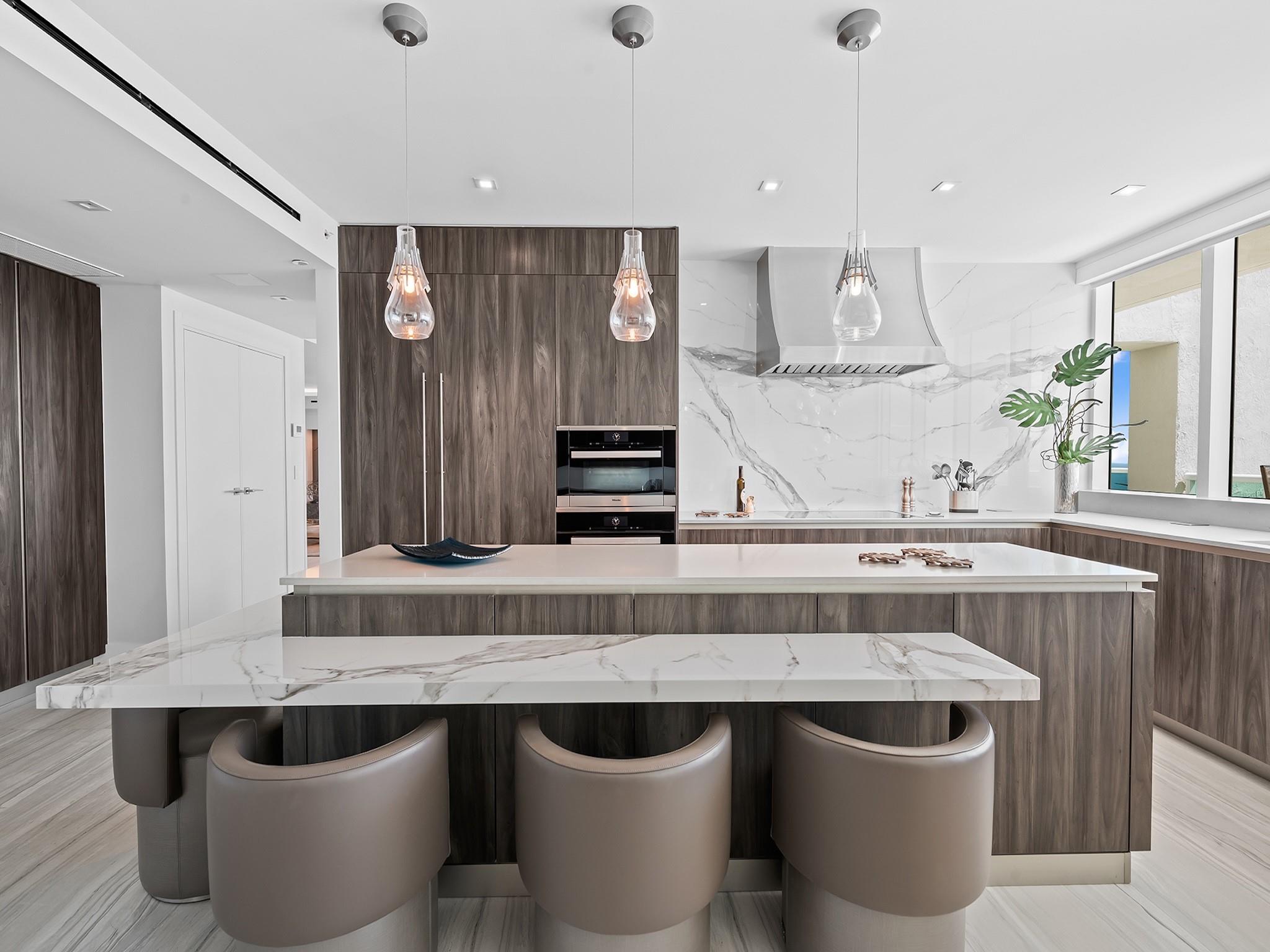 Las Olas Beach Club - Residential