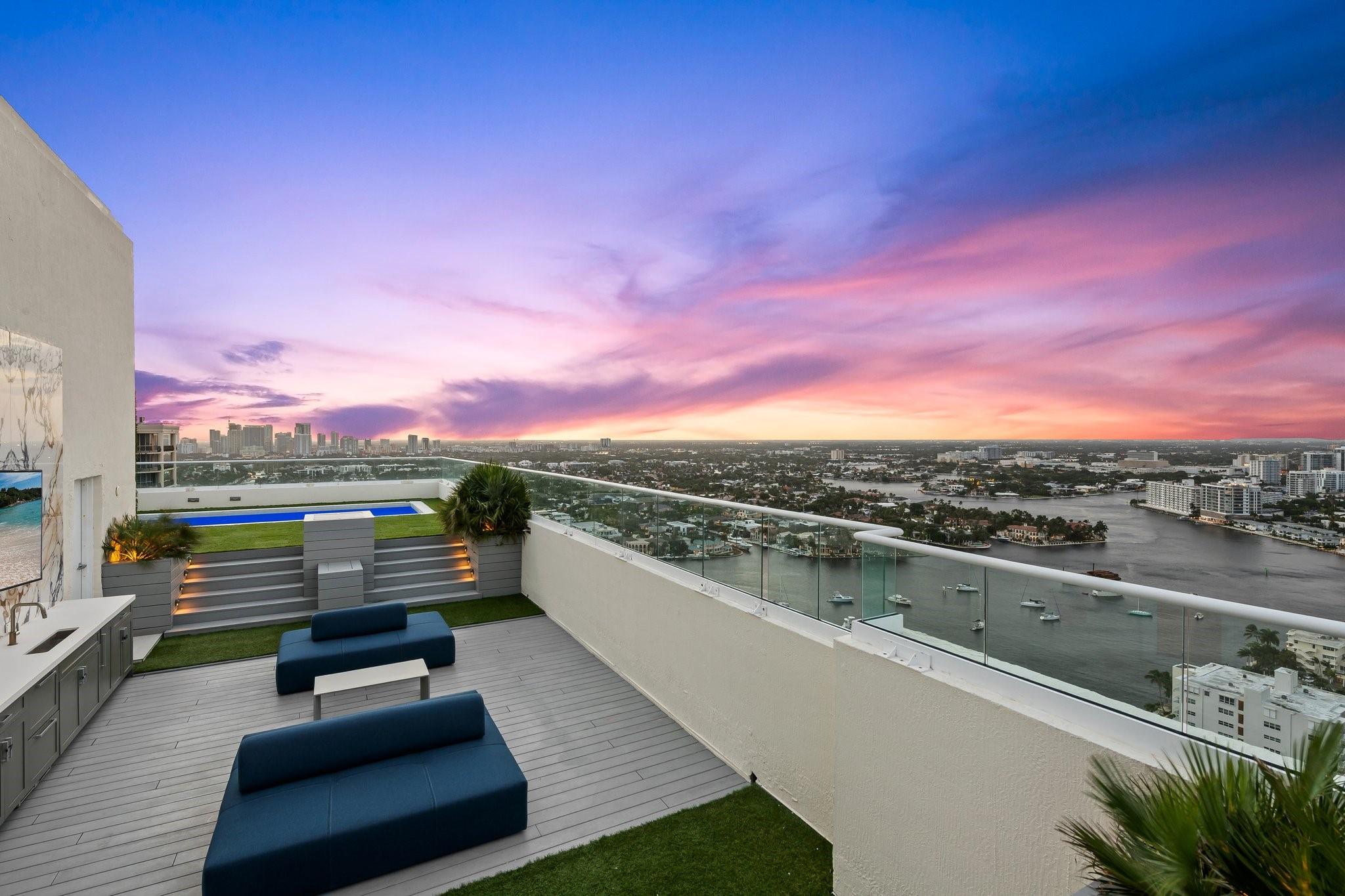 Las Olas Beach Club - Residential