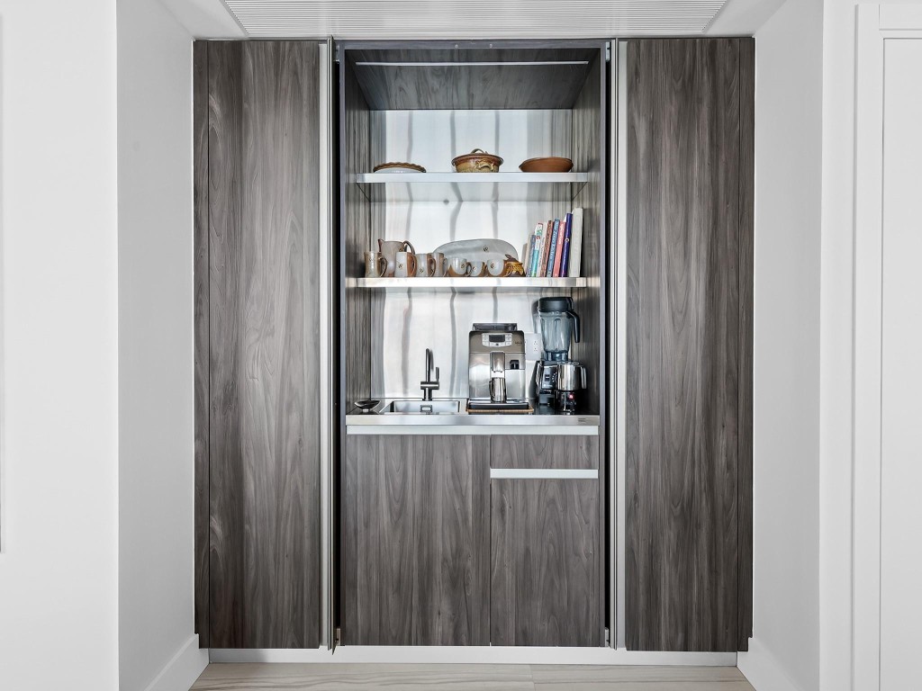 Las Olas Beach Club - Residential