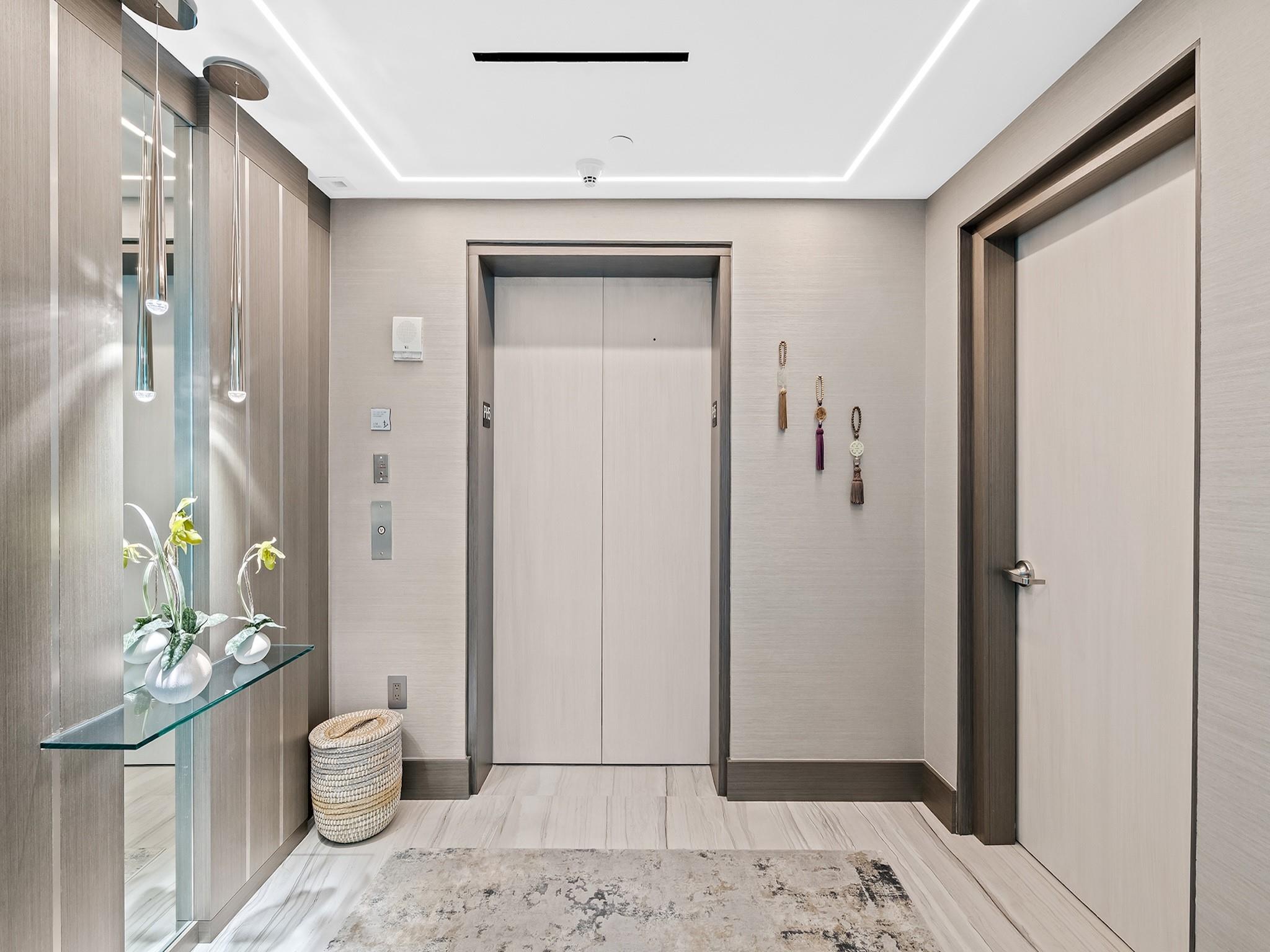 Las Olas Beach Club - Residential