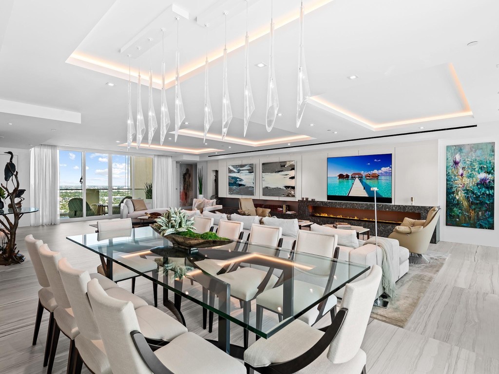 Las Olas Beach Club - Residential