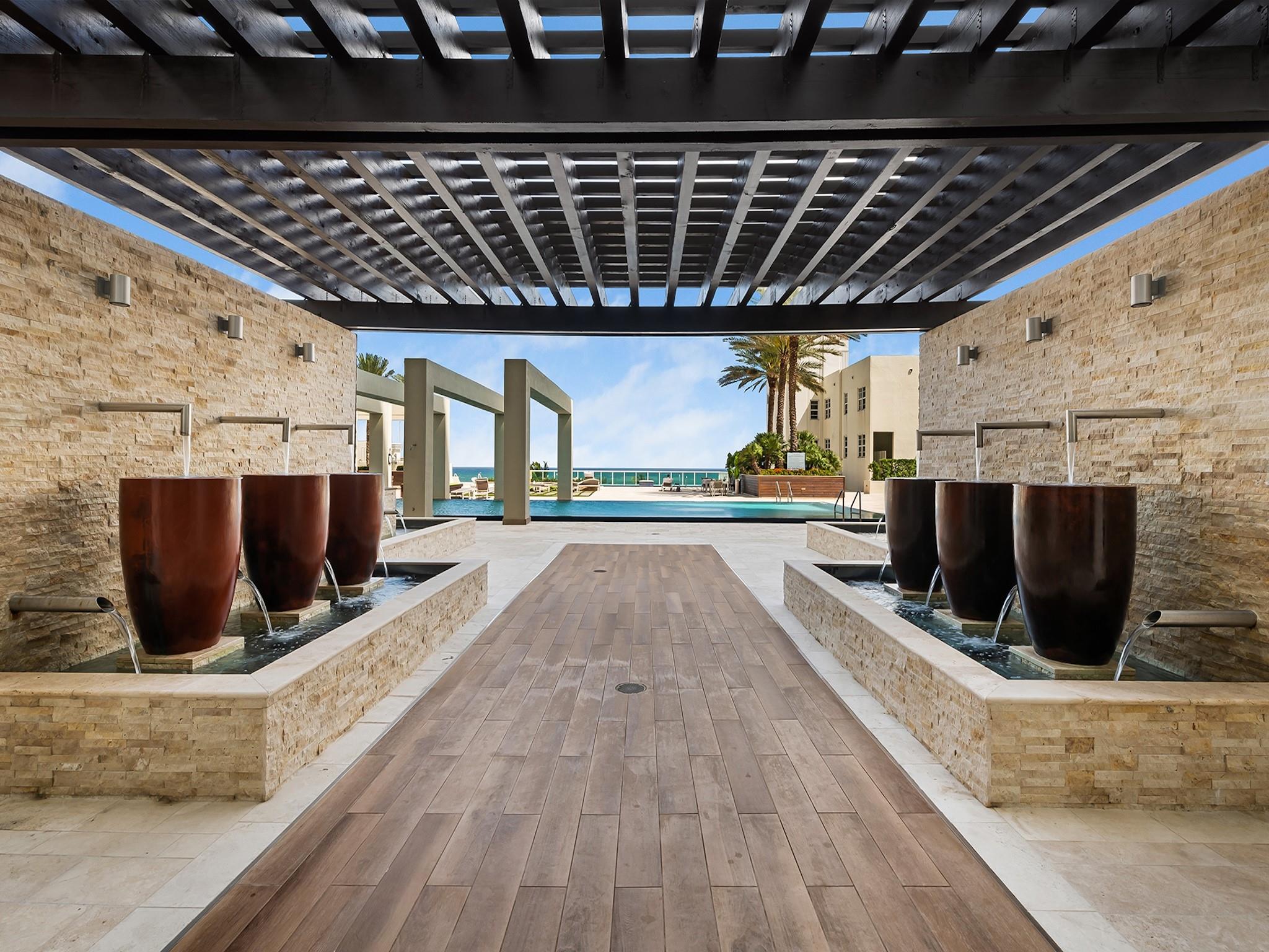 Las Olas Beach Club - Residential