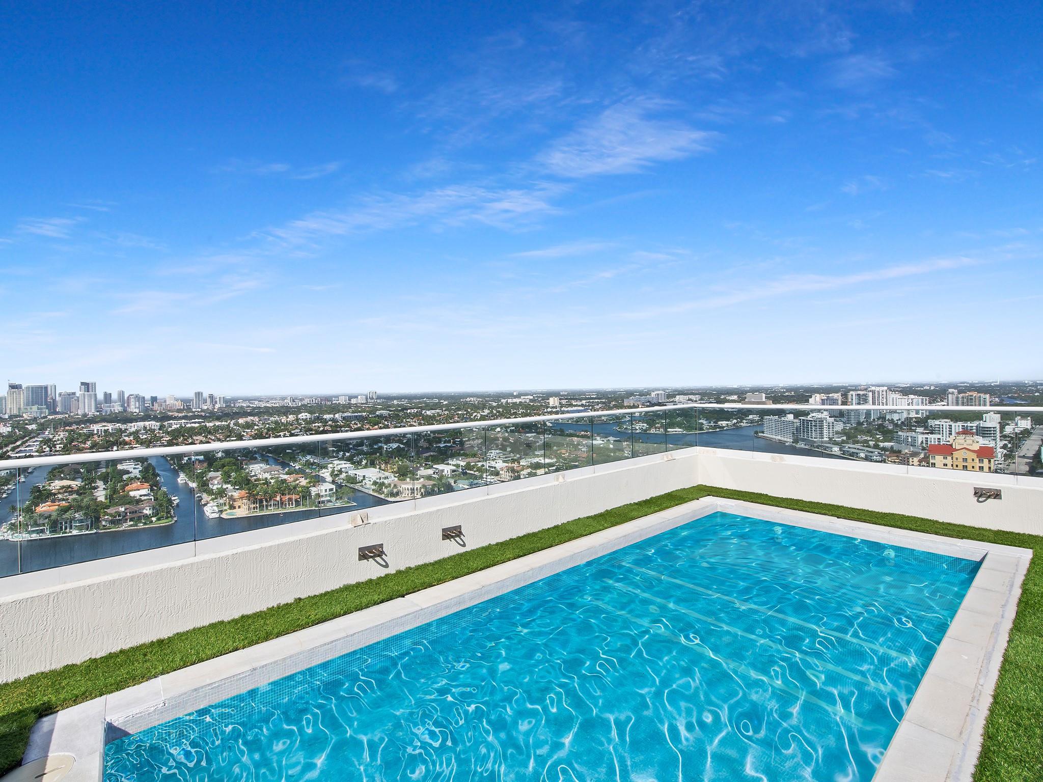Las Olas Beach Club - Residential