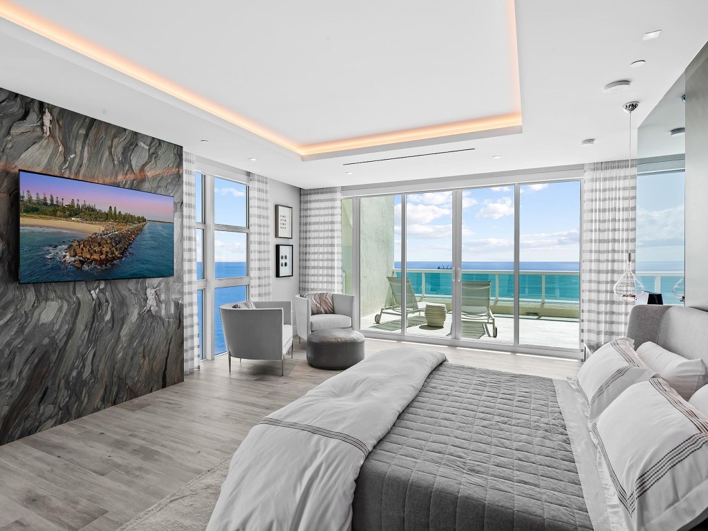 Las Olas Beach Club - Residential