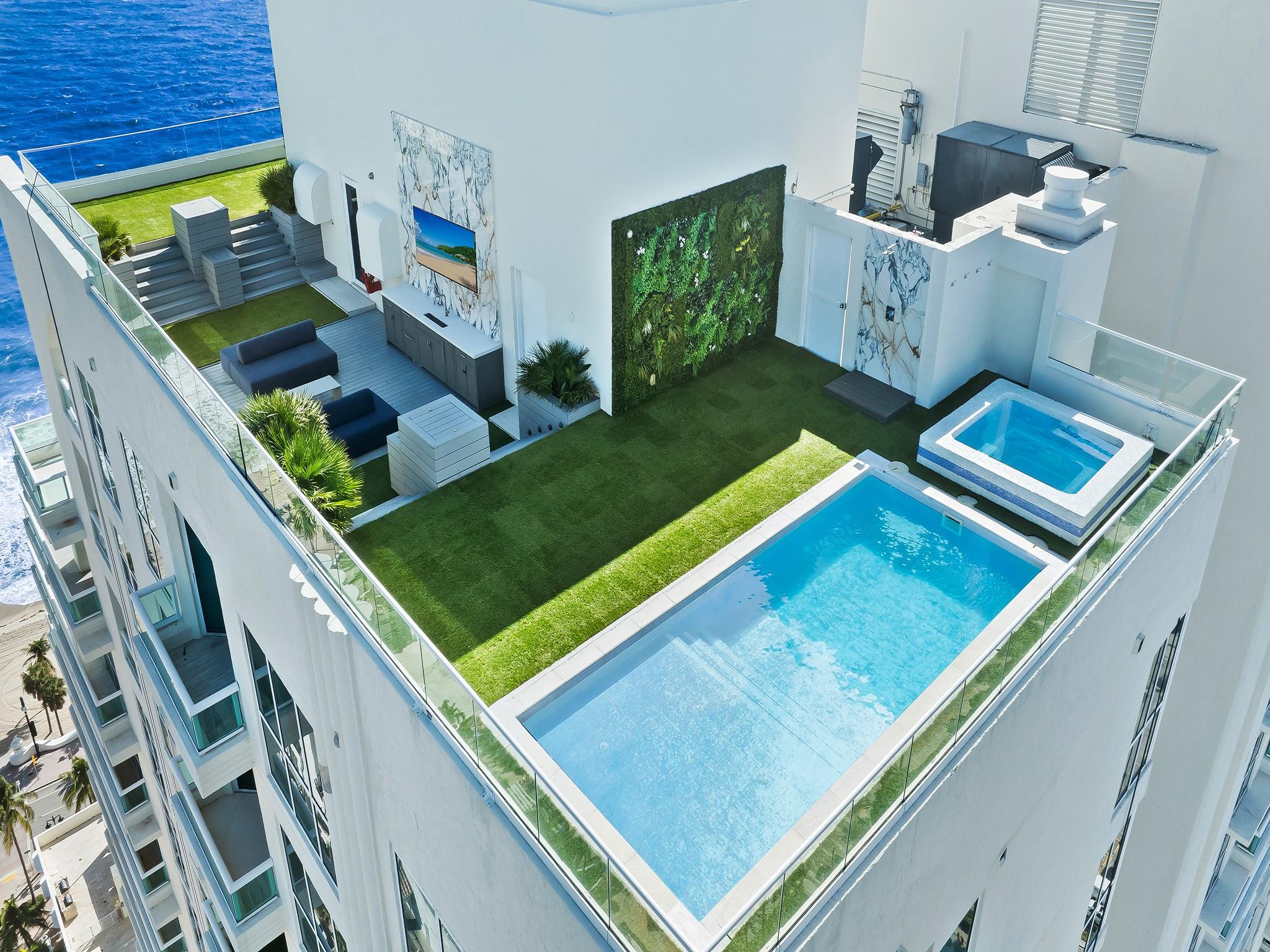 Las Olas Beach Club - Residential