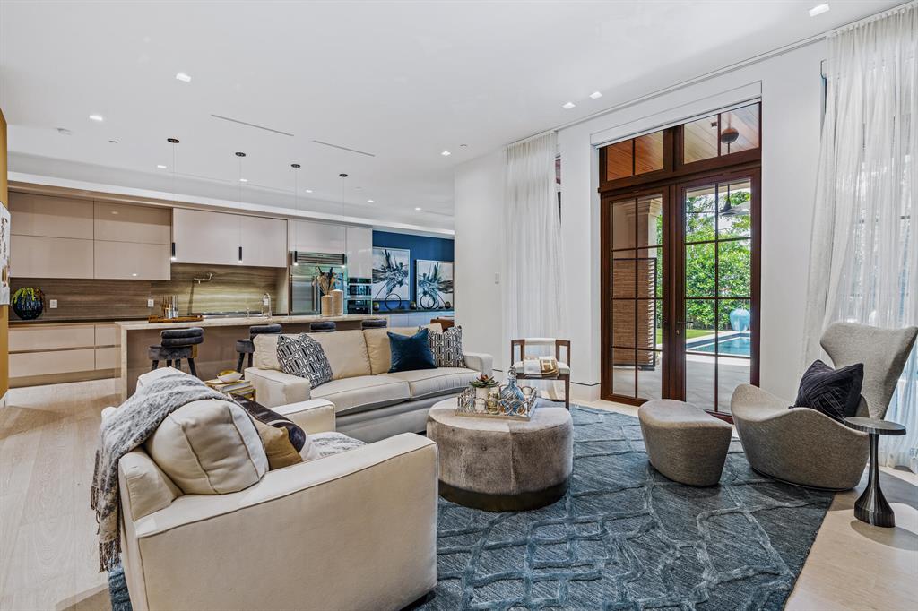 PALAZZO VILLAS OF PALM BE - Residential