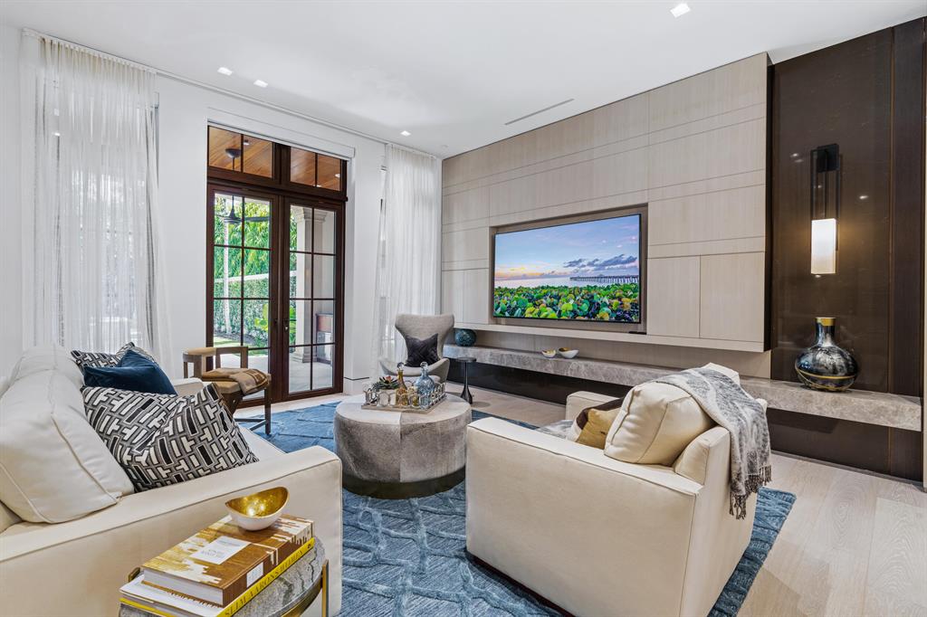 PALAZZO VILLAS OF PALM BE - Residential