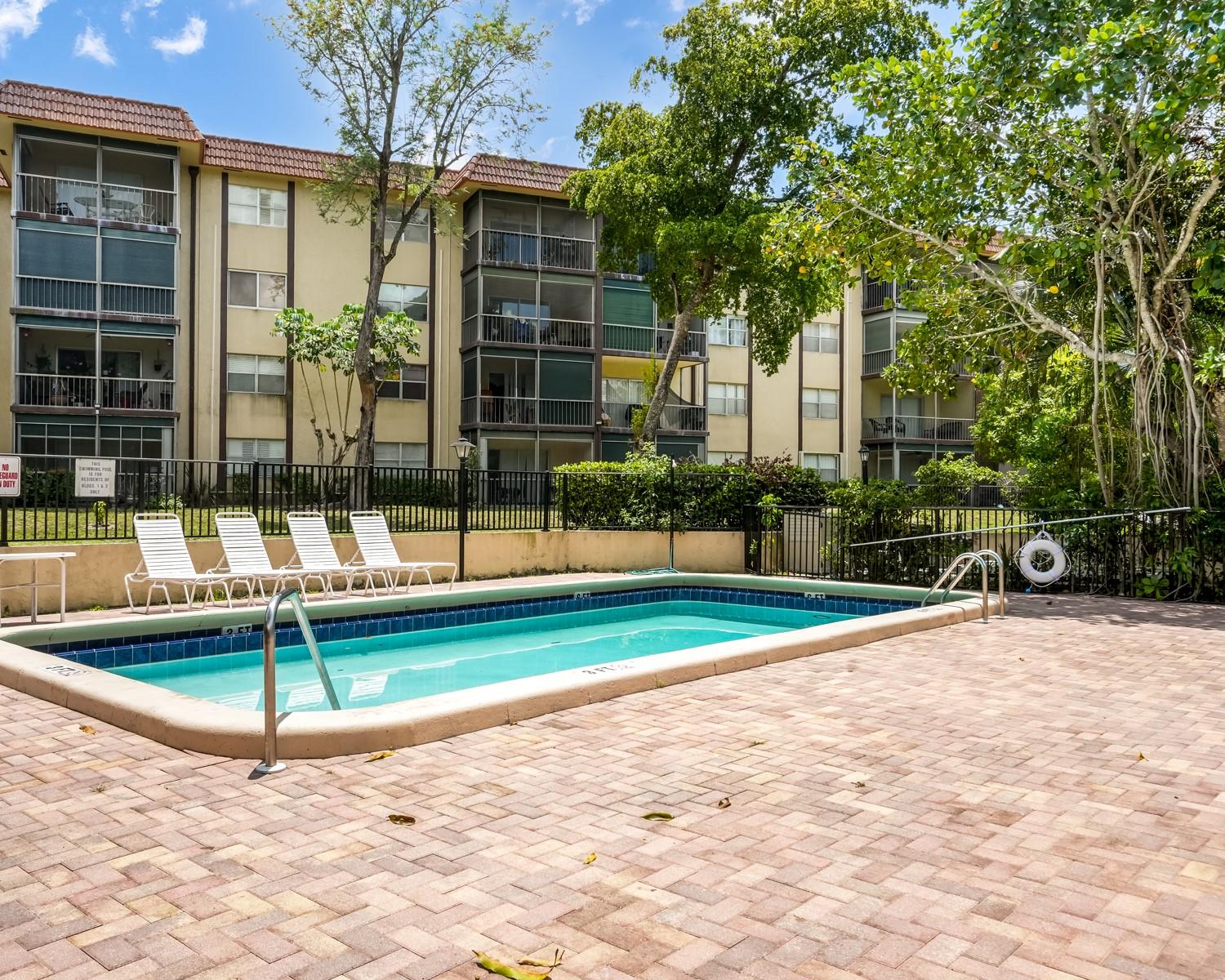 THE FALLS AT INVERRARY - Residential