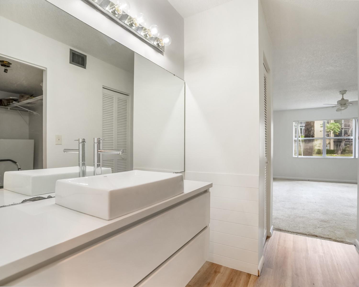 THE FALLS AT INVERRARY - Residential