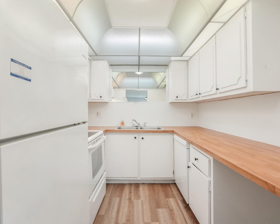 THE FALLS AT INVERRARY - Residential