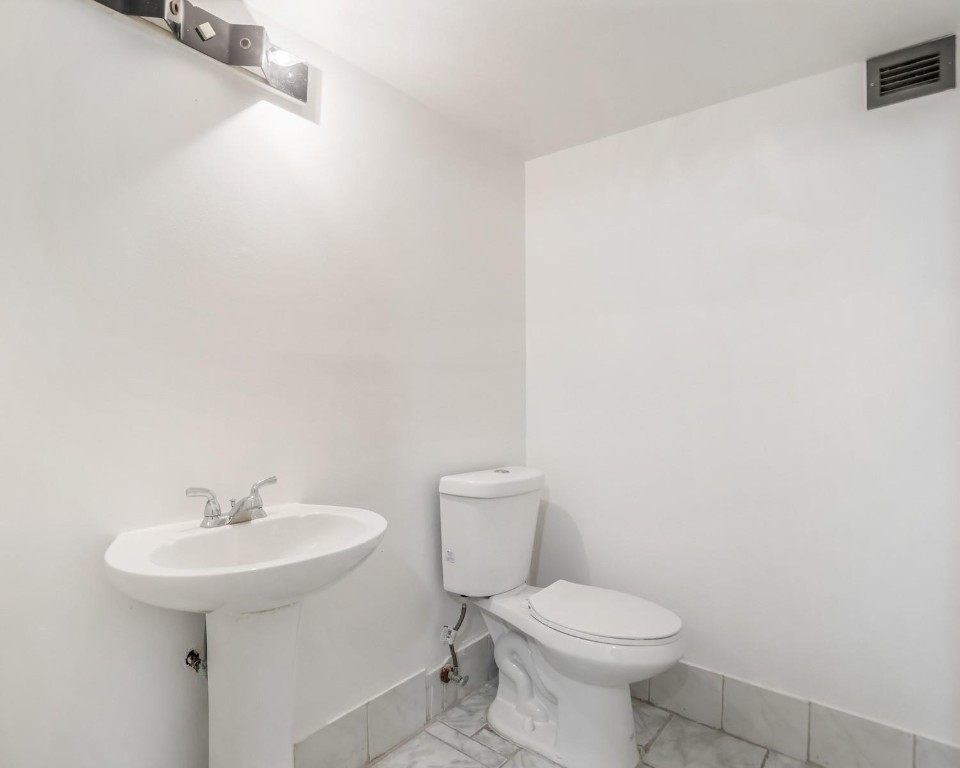 THE FALLS AT INVERRARY - Residential