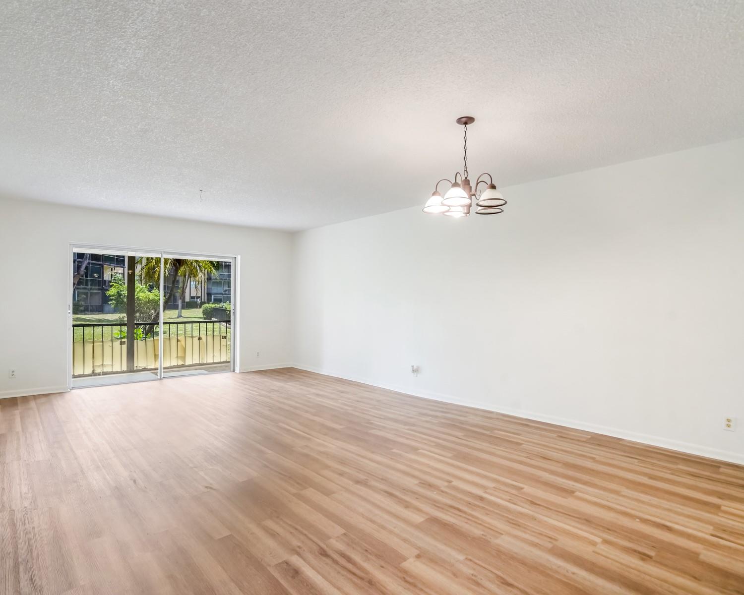 THE FALLS AT INVERRARY - Residential