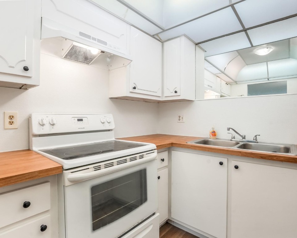 THE FALLS AT INVERRARY - Residential