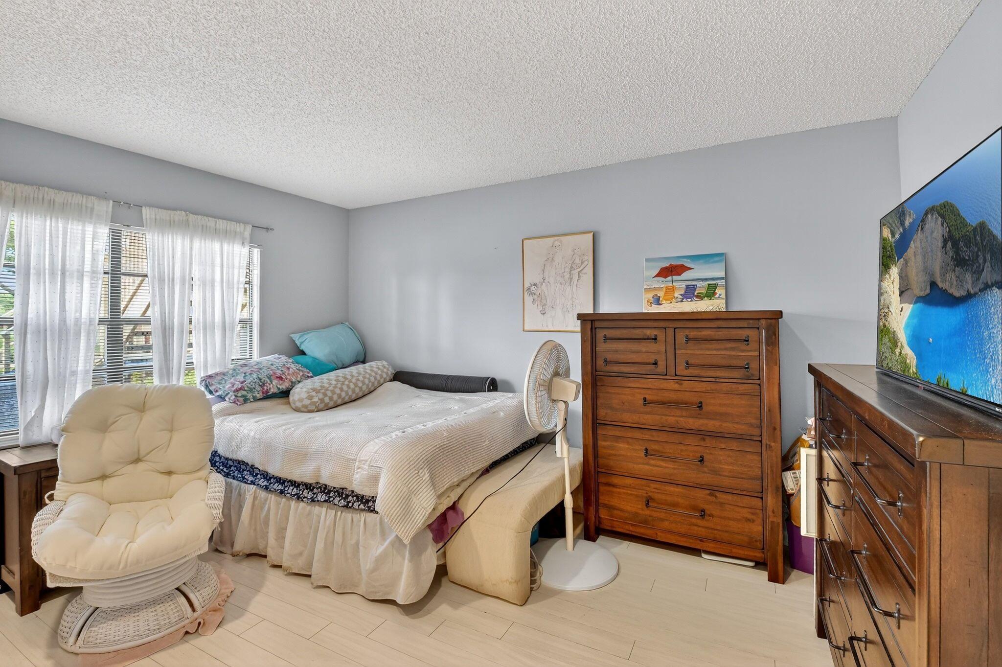 STRATFORD AT HUNTERS RUN - Residential