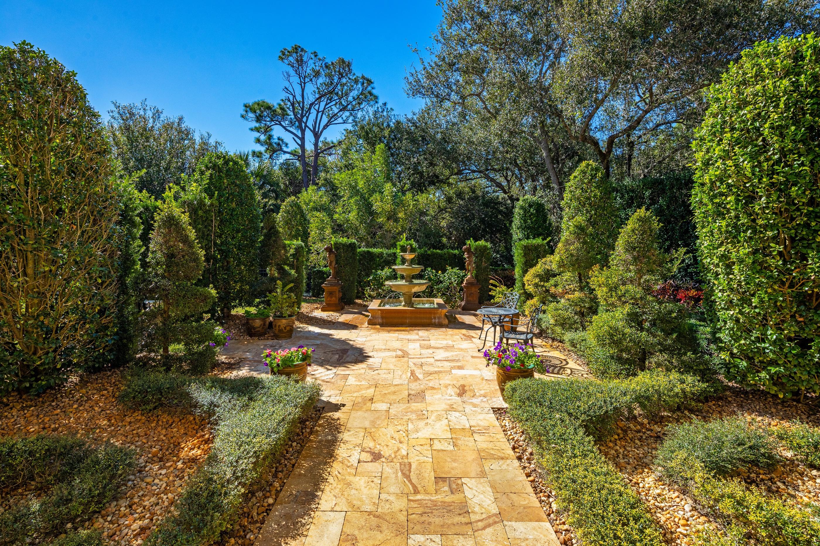 BEARS CLUB - Residential