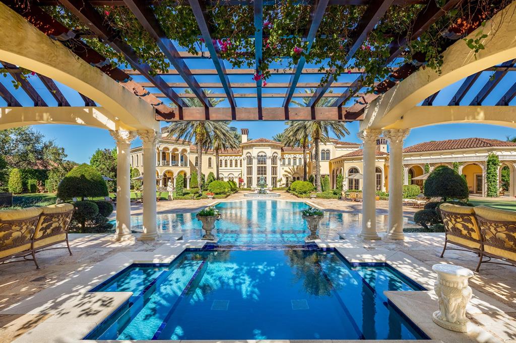 BEARS CLUB - Residential