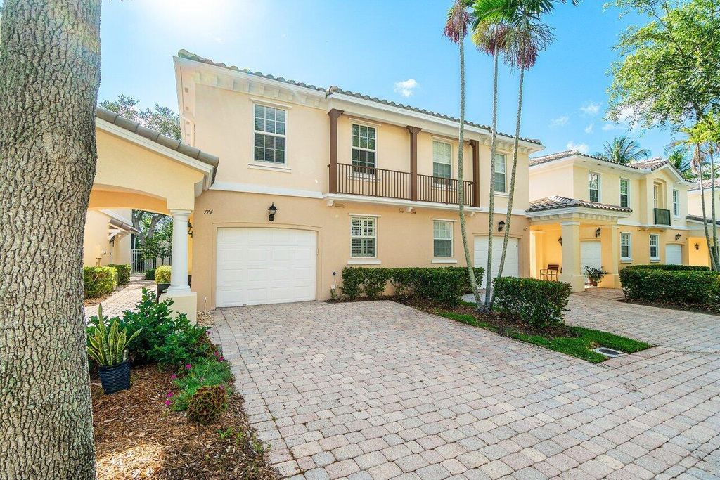 Photo of 174 Santa Barbara Way, Palm Beach Gardens, FL 33410 (MLS # R11089875)