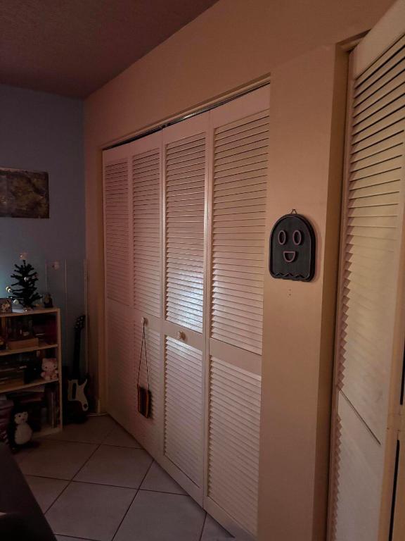 RAMBLEWOOD EAST CONDO - Residential