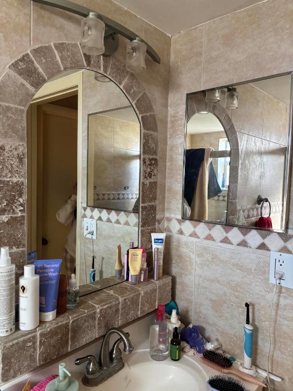 RAMBLEWOOD EAST CONDO - Residential