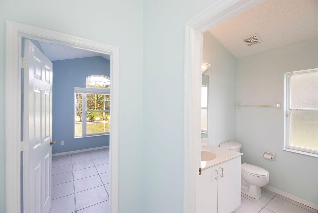 PORT ST LUCIE-SECTION 41 - Residential Lease