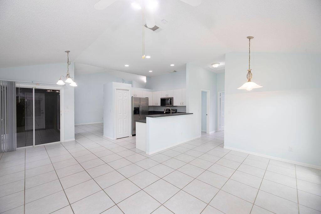 PORT ST LUCIE-SECTION 41 - Residential Lease