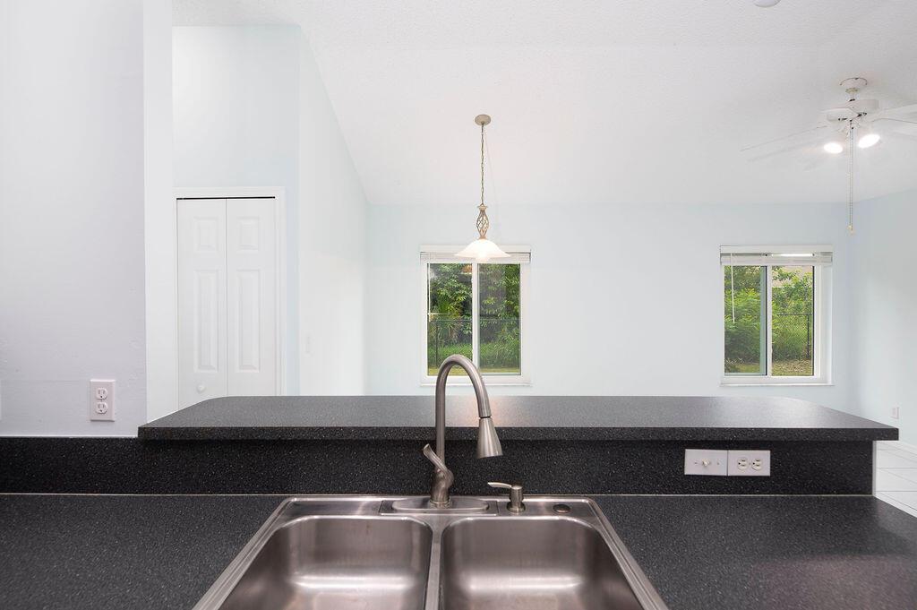 PORT ST LUCIE-SECTION 41 - Residential Lease