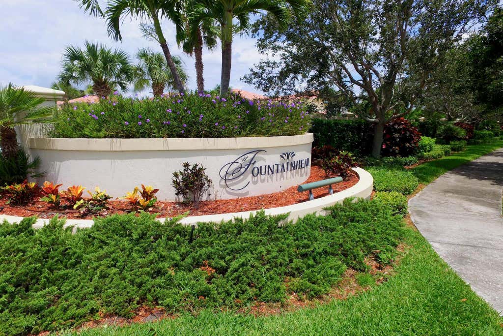 Photo of 572 7th Square, Vero Beach, FL 32962 (MLS # R11104319)