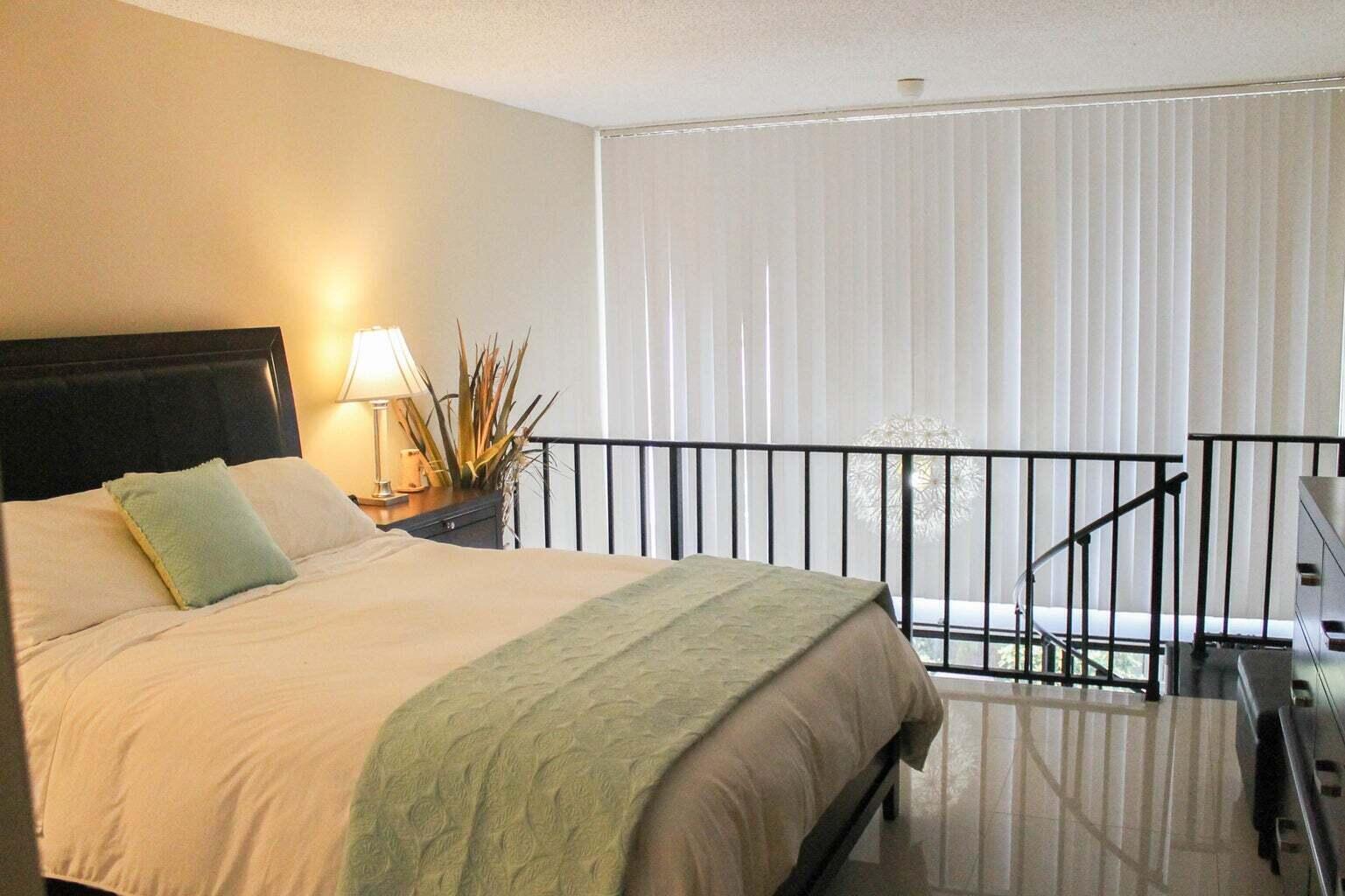 LAKESHORE CLUB CONDO - Residential Lease