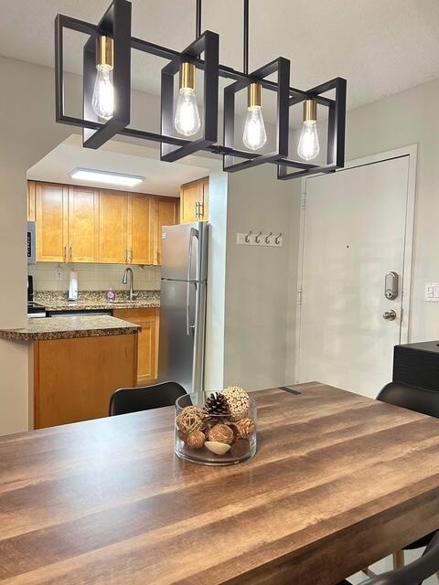 LAKESHORE CLUB CONDO - Residential Lease