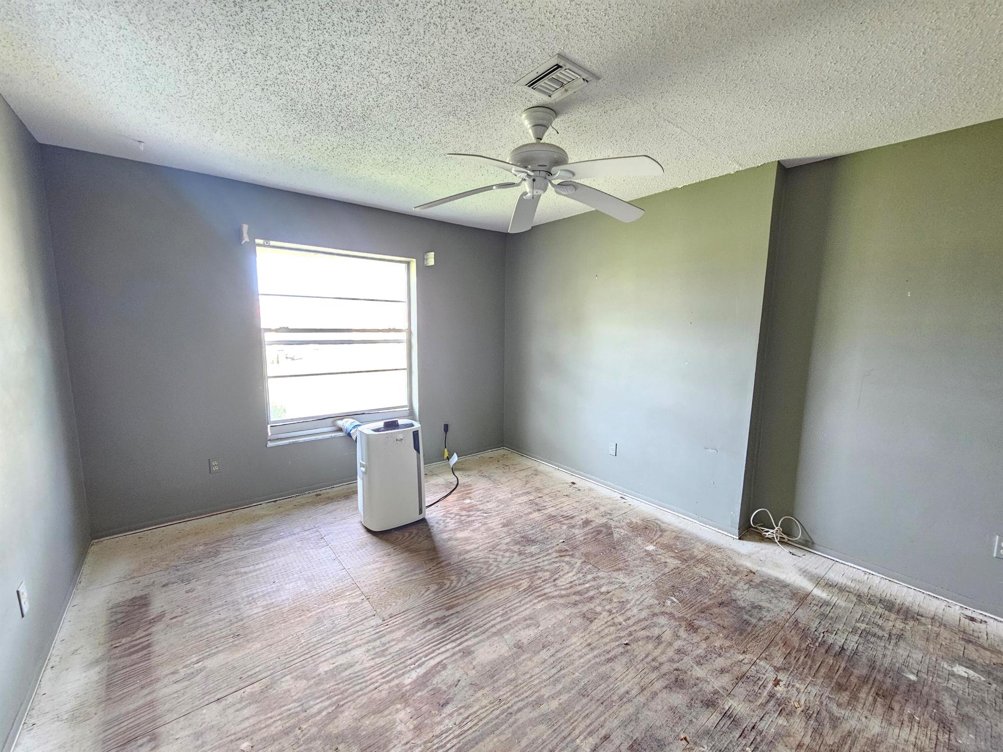 VILLAS ON THE GREEN CONDO - Residential