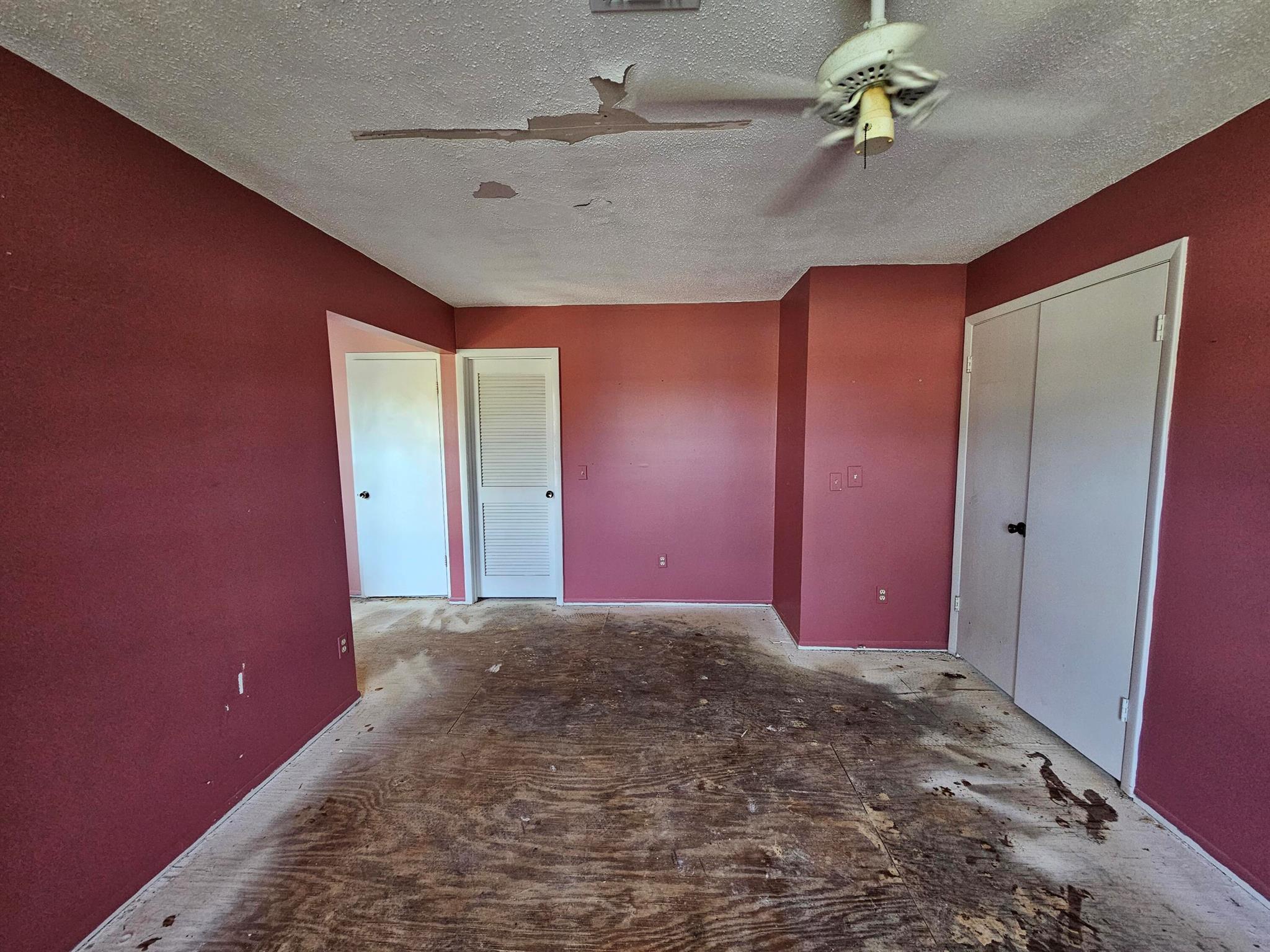 VILLAS ON THE GREEN CONDO - Residential