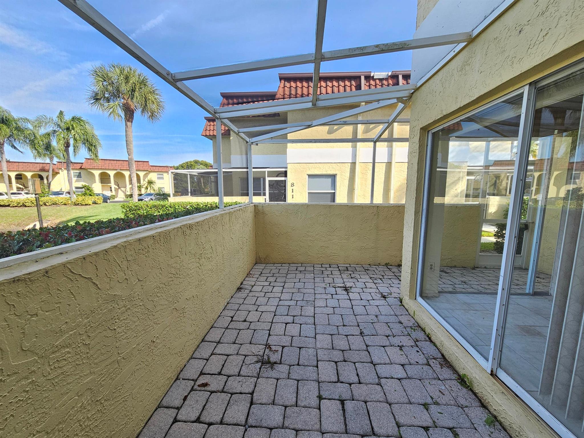 VILLAS ON THE GREEN CONDO - Residential