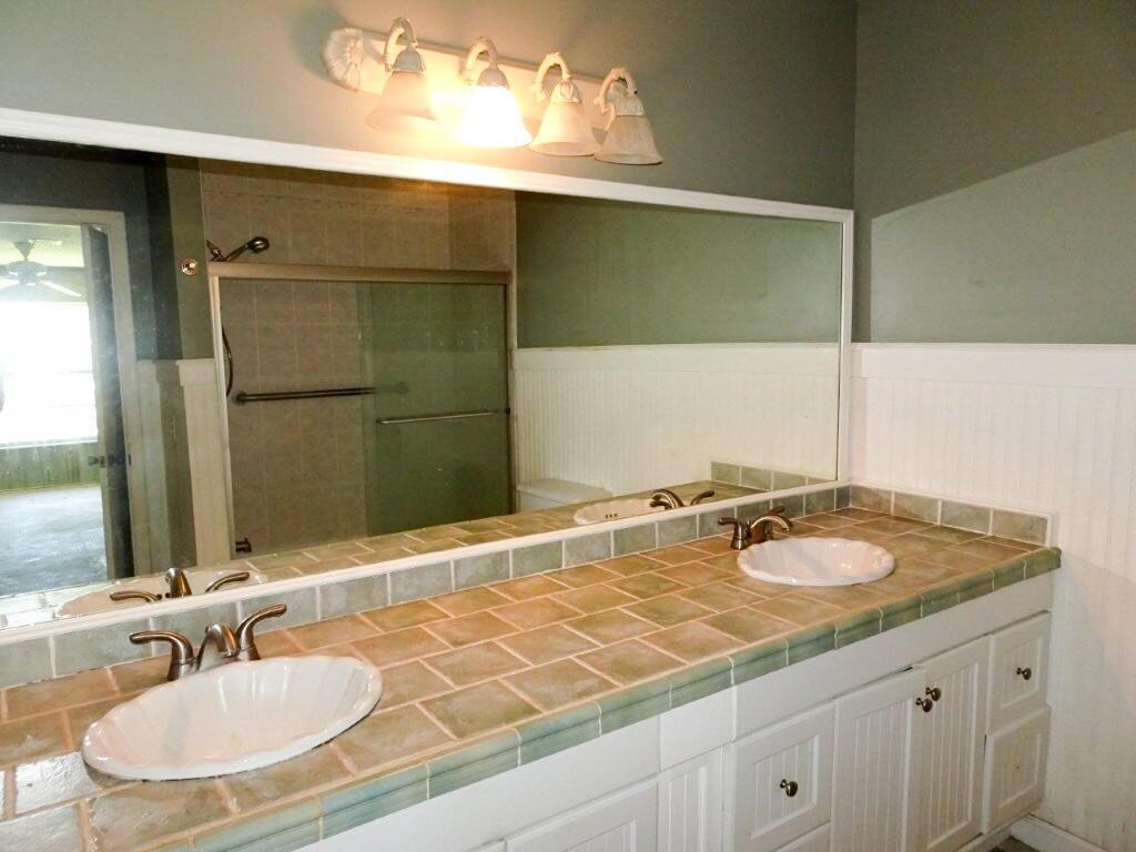 VILLAS ON THE GREEN CONDO - Residential