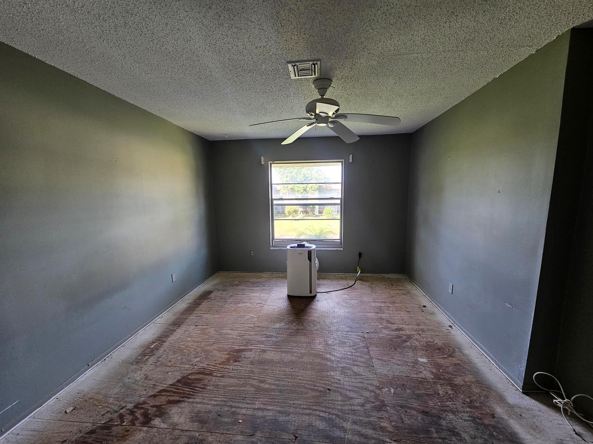 VILLAS ON THE GREEN CONDO - Residential