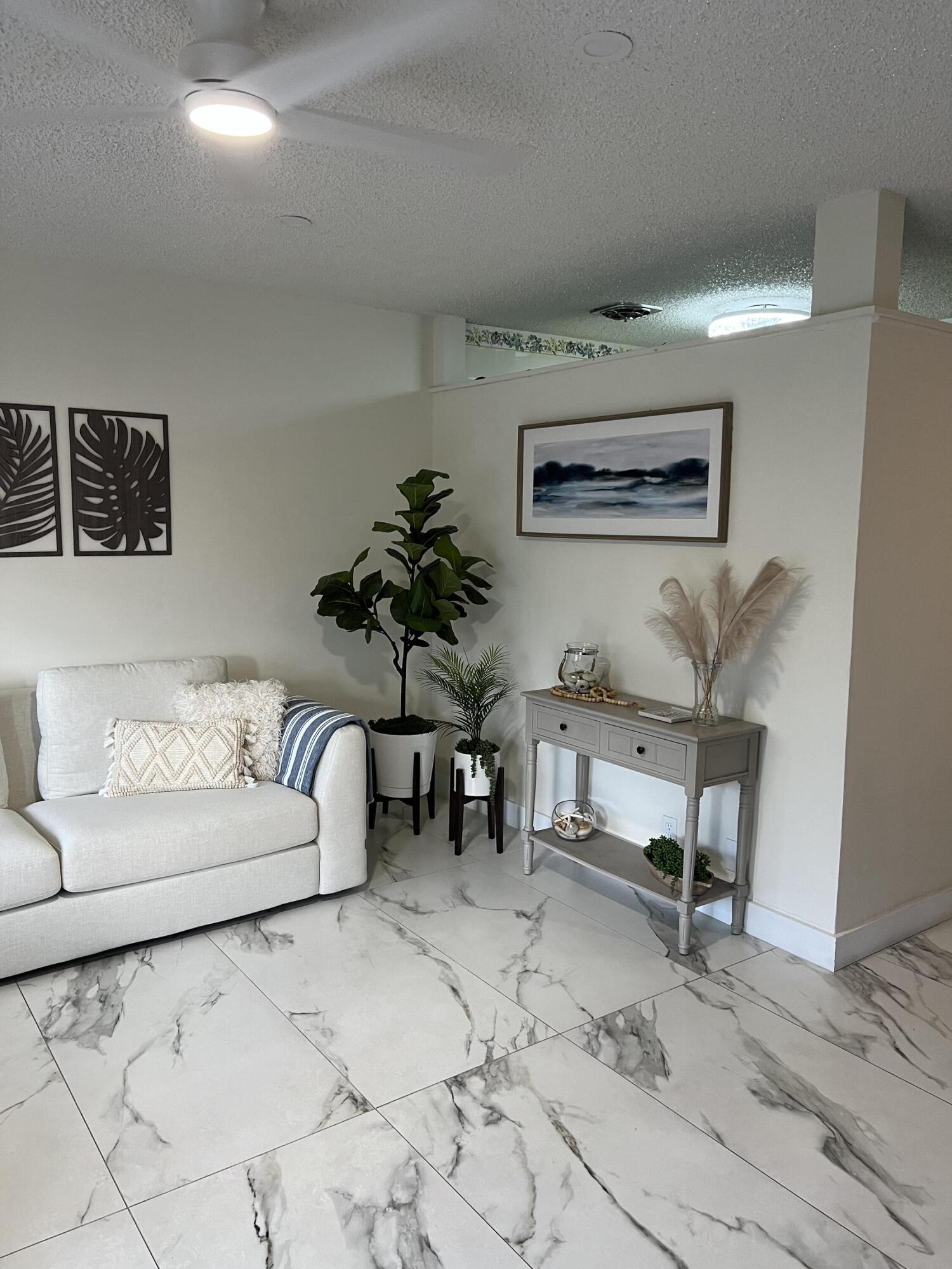 900 SW 10th Terrace S20
