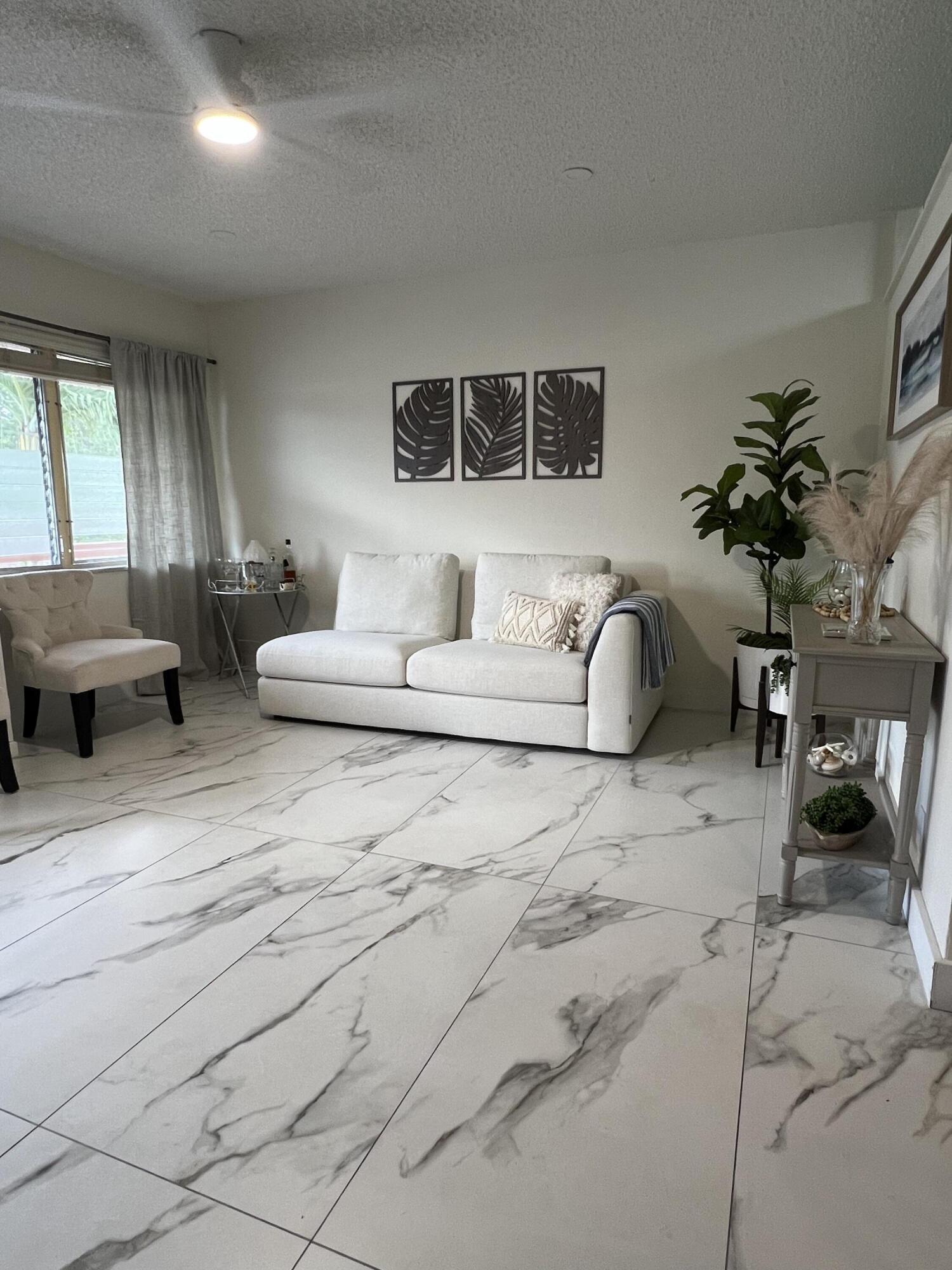 900 SW 10th Terrace S20