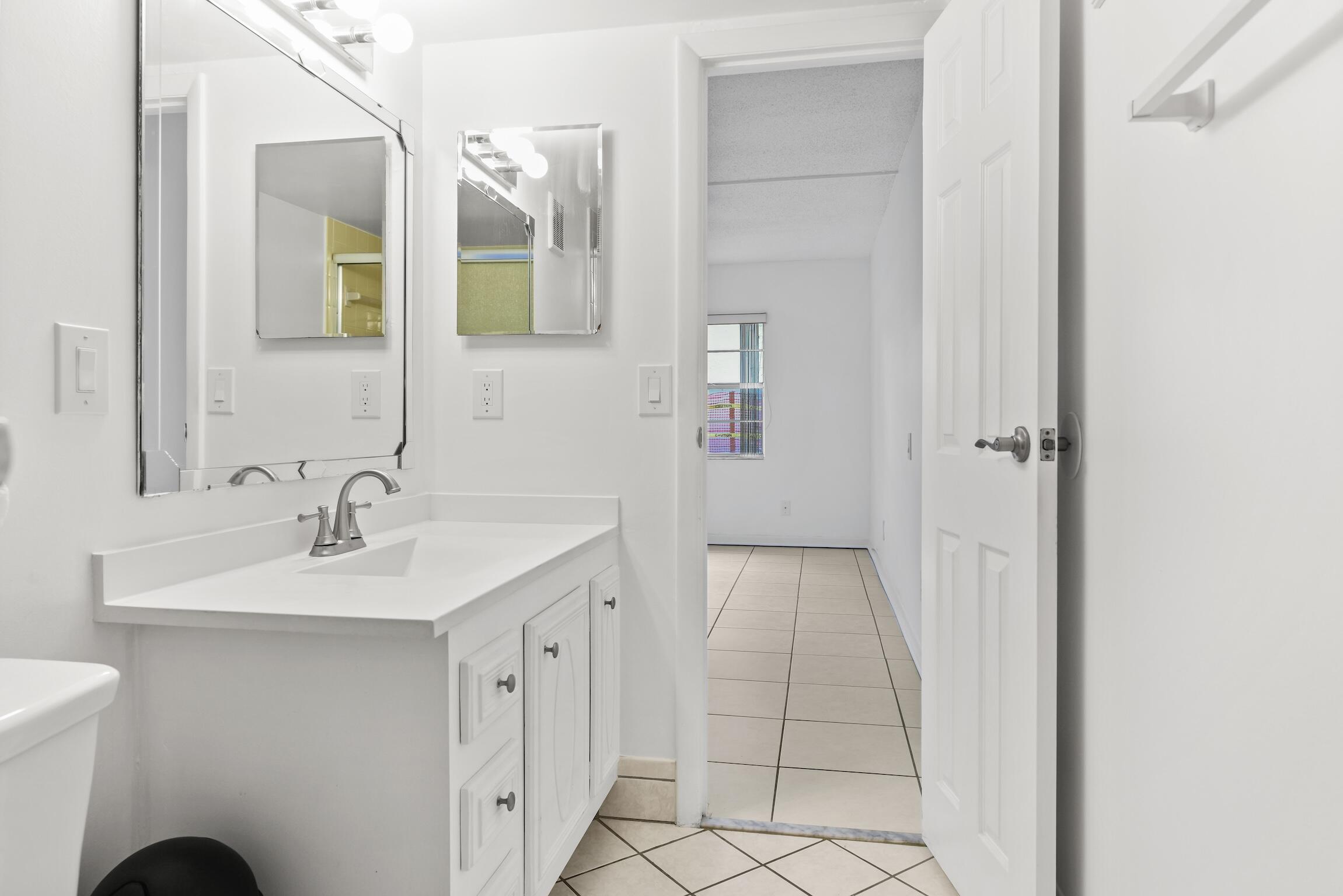 LAURELS AT MARGATE CONDO - Residential