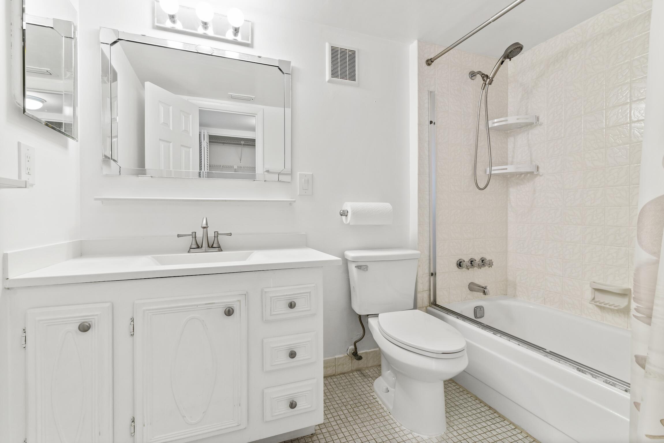 LAURELS AT MARGATE CONDO - Residential