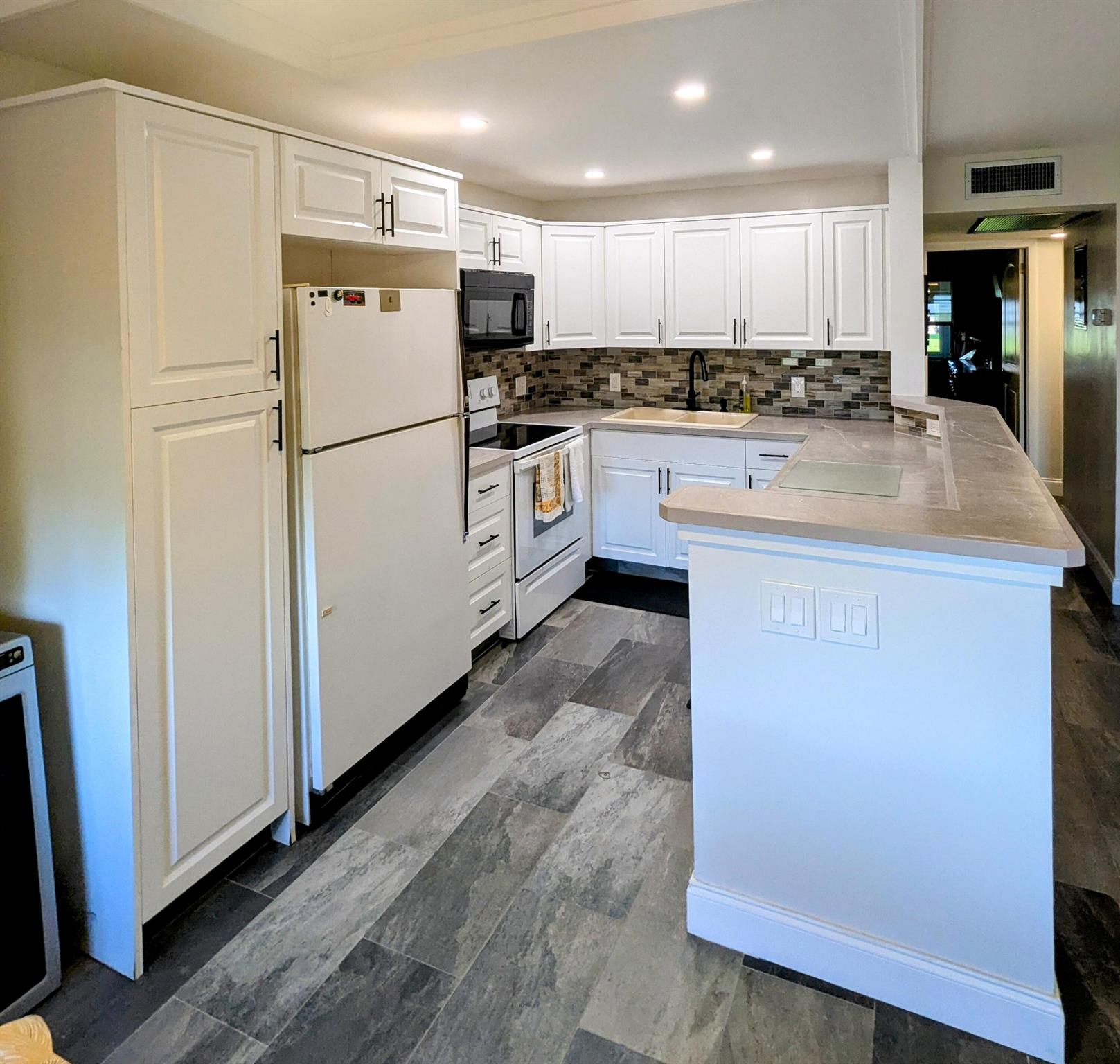 HASTINGS CONDOS - Residential