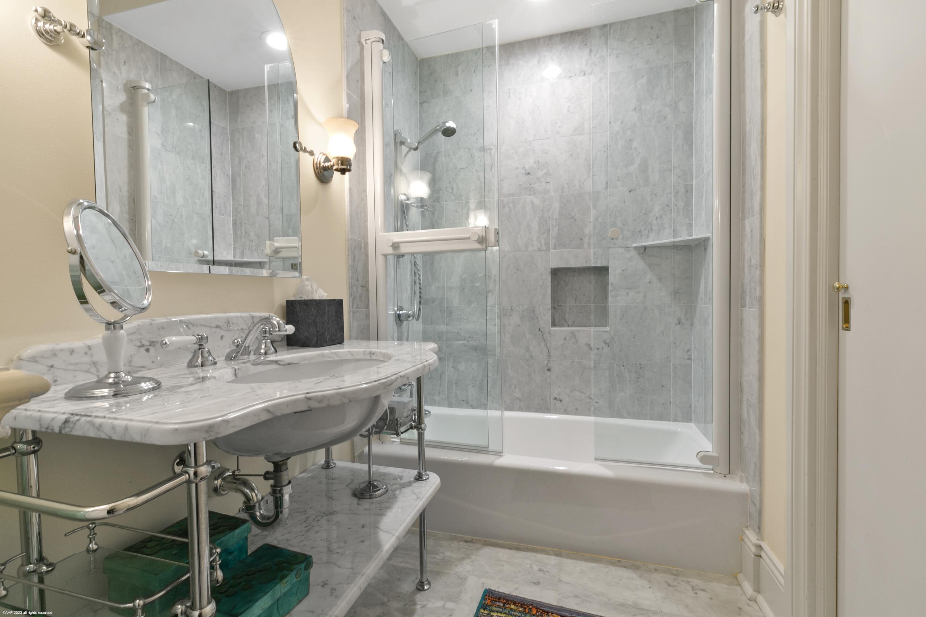 JUPITER ISLAND - Residential