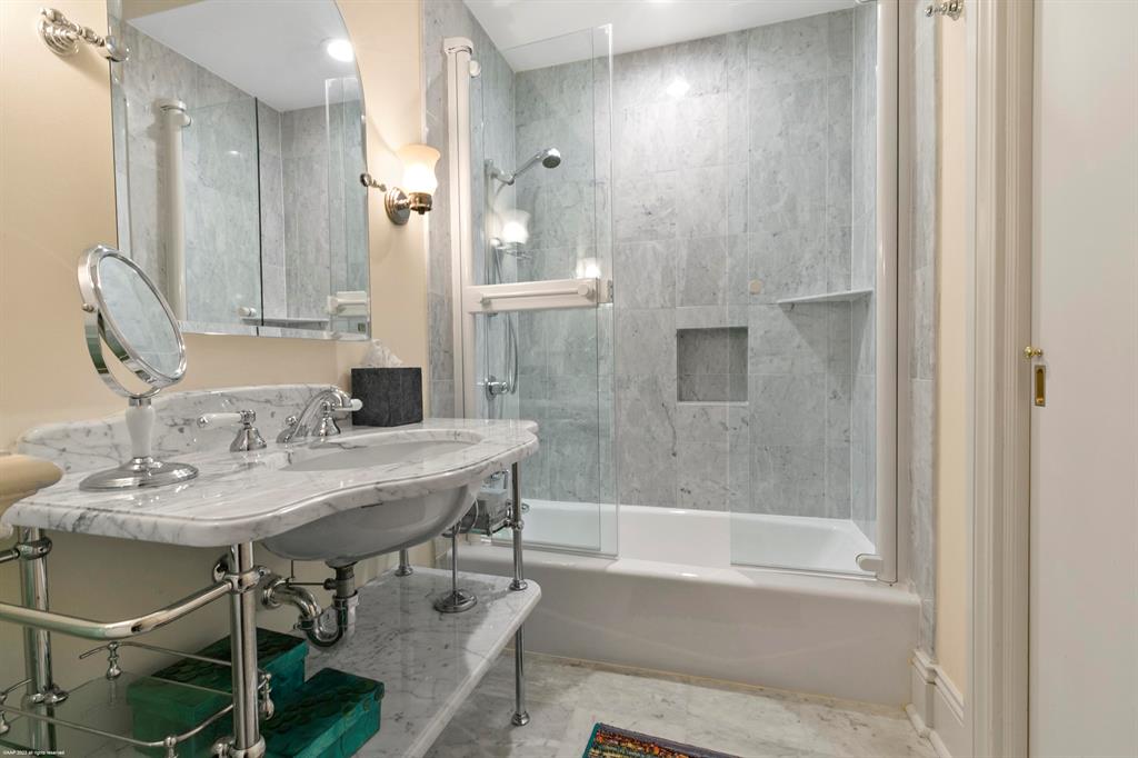 JUPITER ISLAND - Residential