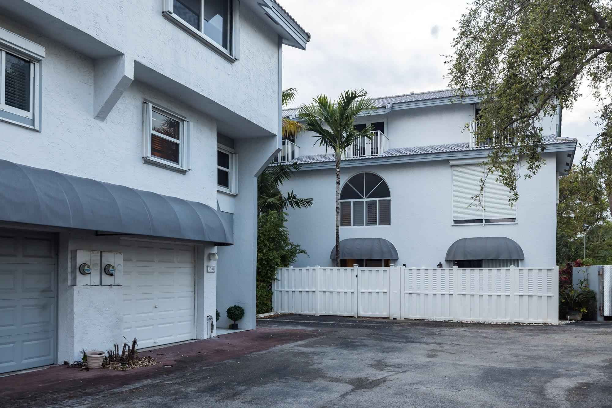 Four seas townhomes - Residential Lease