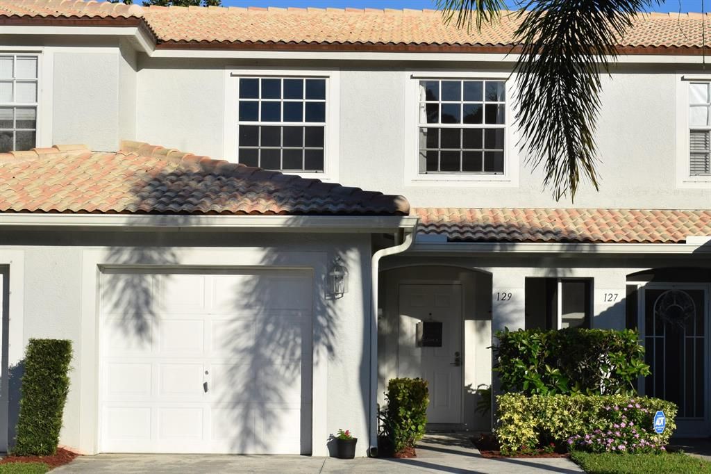 Photo of 129 Fox Meadow Run, Jupiter, FL 33458 (MLS # R10756383)