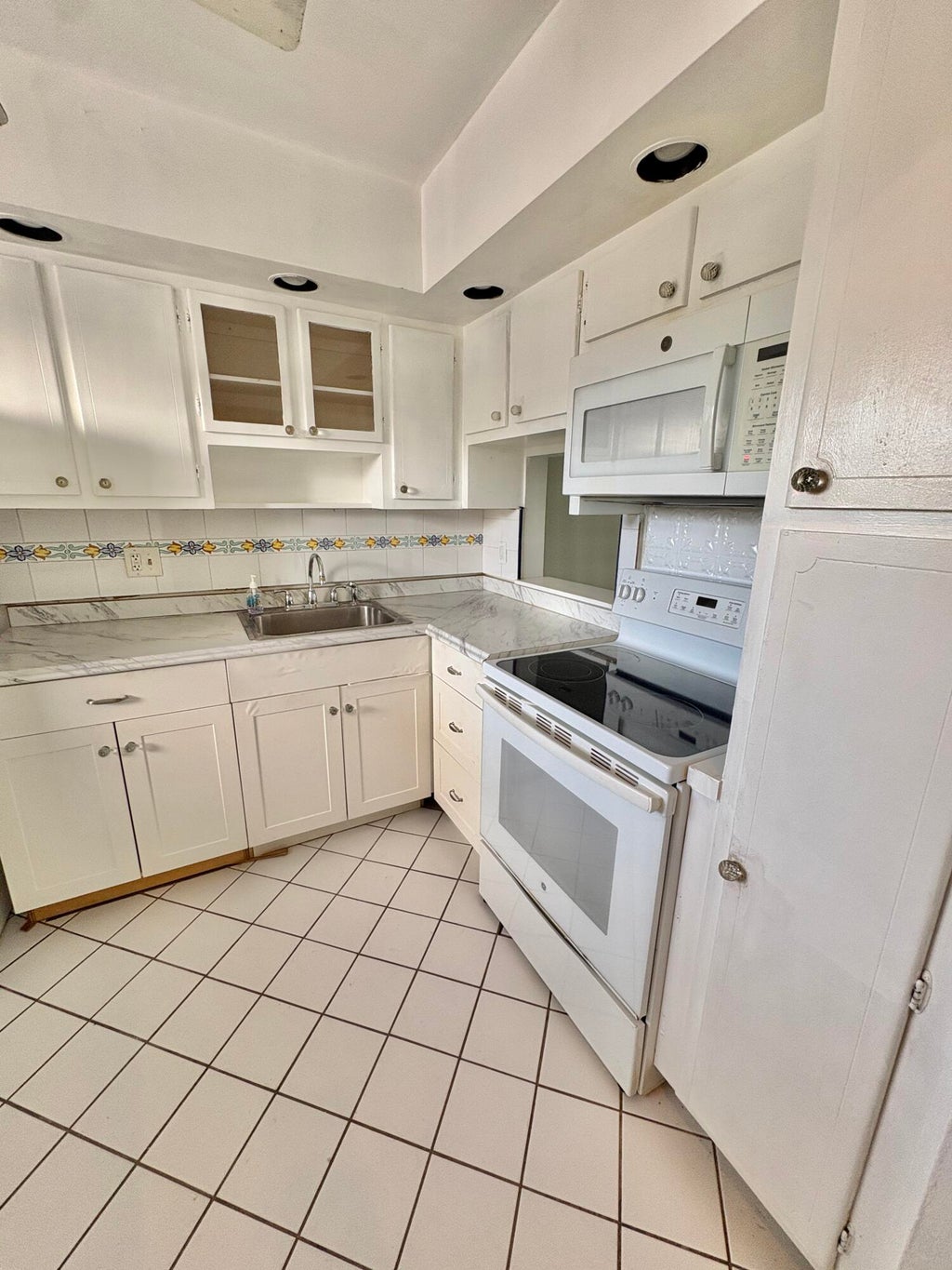 Photo of 209 OXFORD 200, West Palm Beach, FL 33417 (MLS # B26052467)