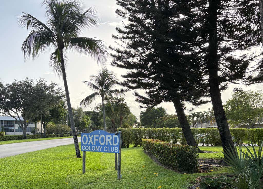 Photo of 209 OXFORD 200, West Palm Beach, FL 33417 (MLS # B26052467)