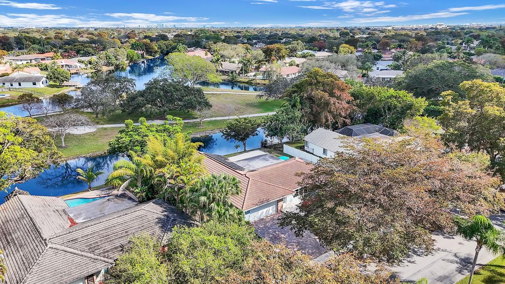 Photo of 1380 NW 93rd Terrace, Plantation, FL 33322 (MLS # R11163426)